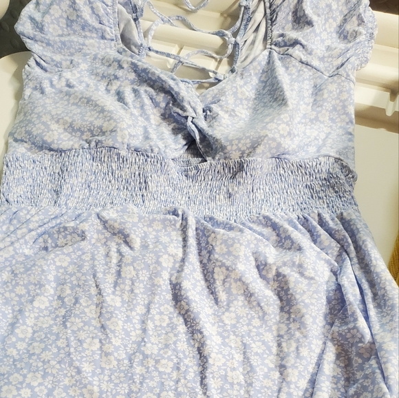 Dress - Picture 5 of 6